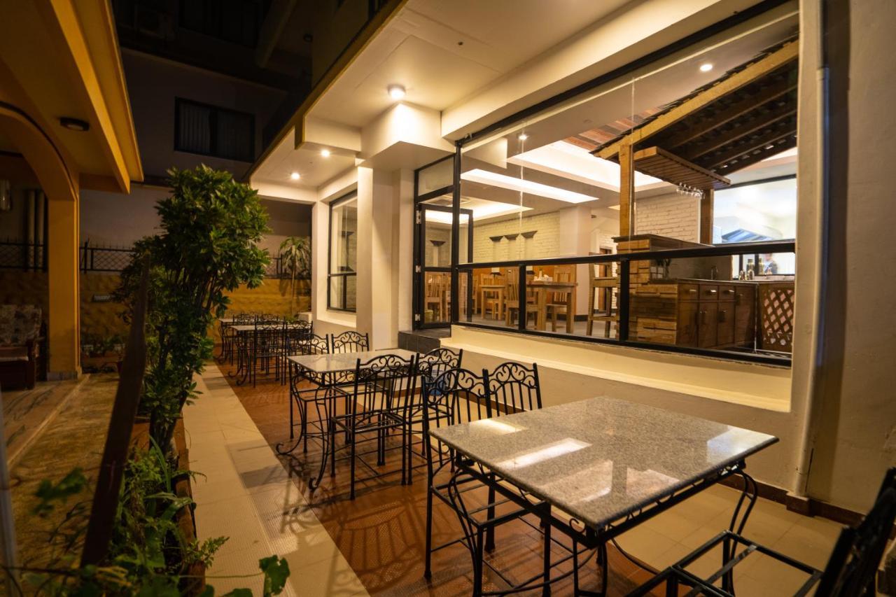 פוקהרה Hotel Mera Peak Private Limited מראה חיצוני תמונה